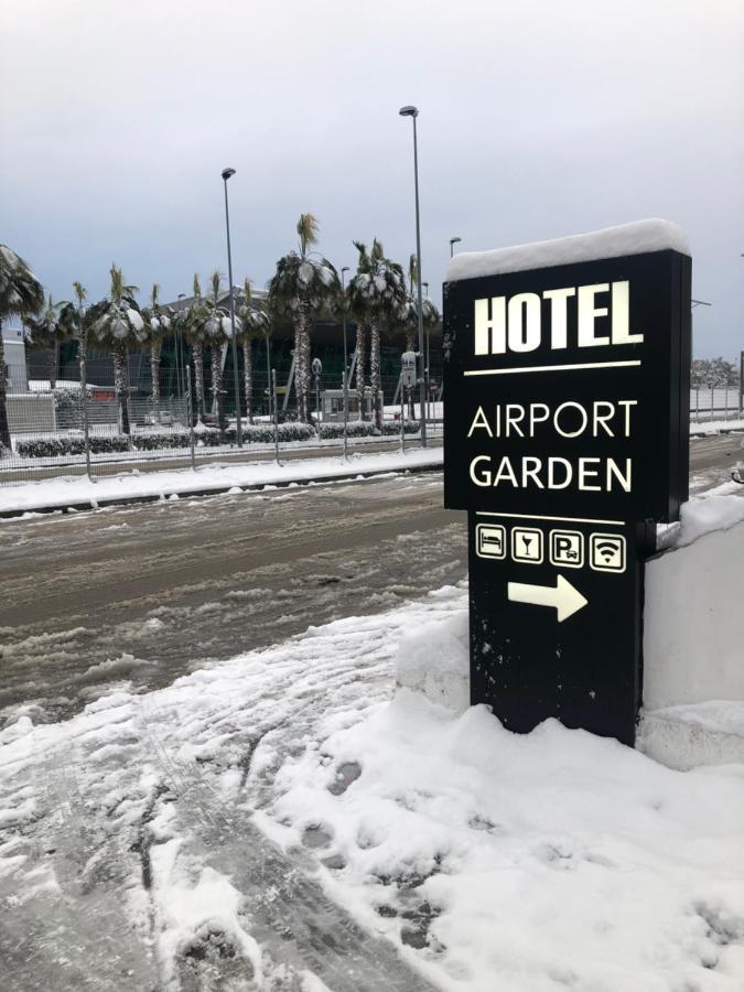 Airport Garden Hotel Rinas Exterior foto