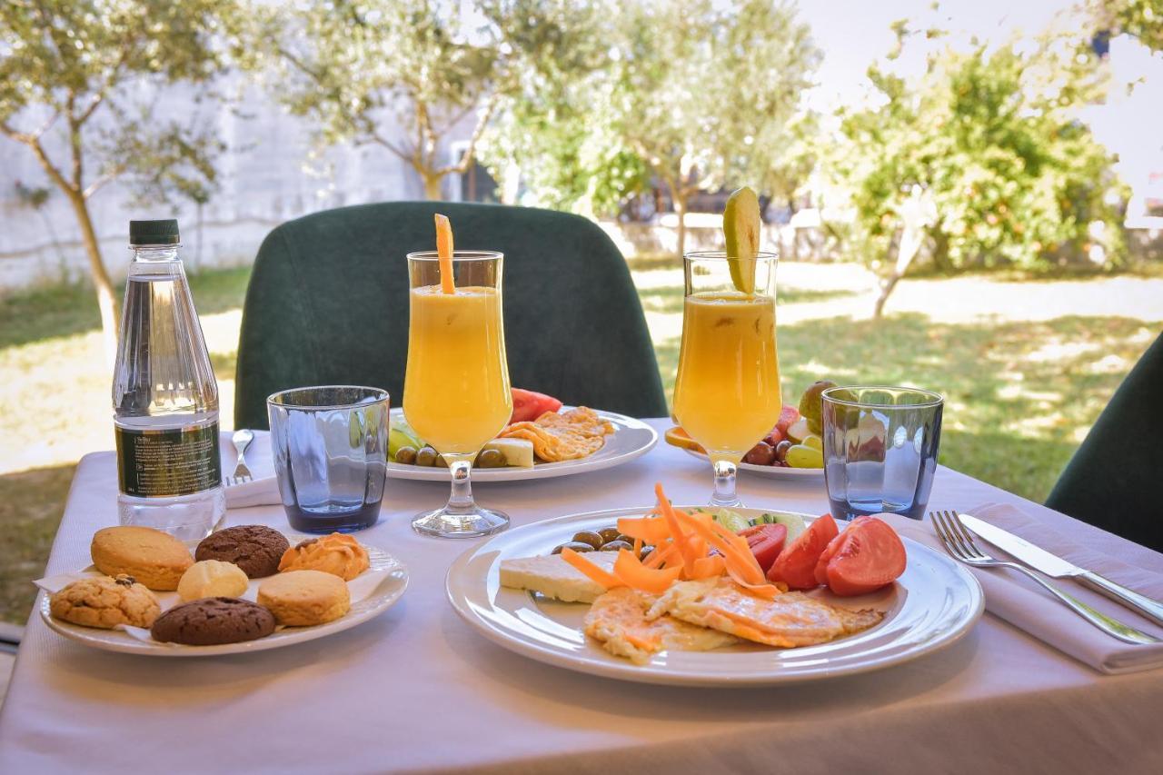Airport Garden Hotel Rinas Exterior foto